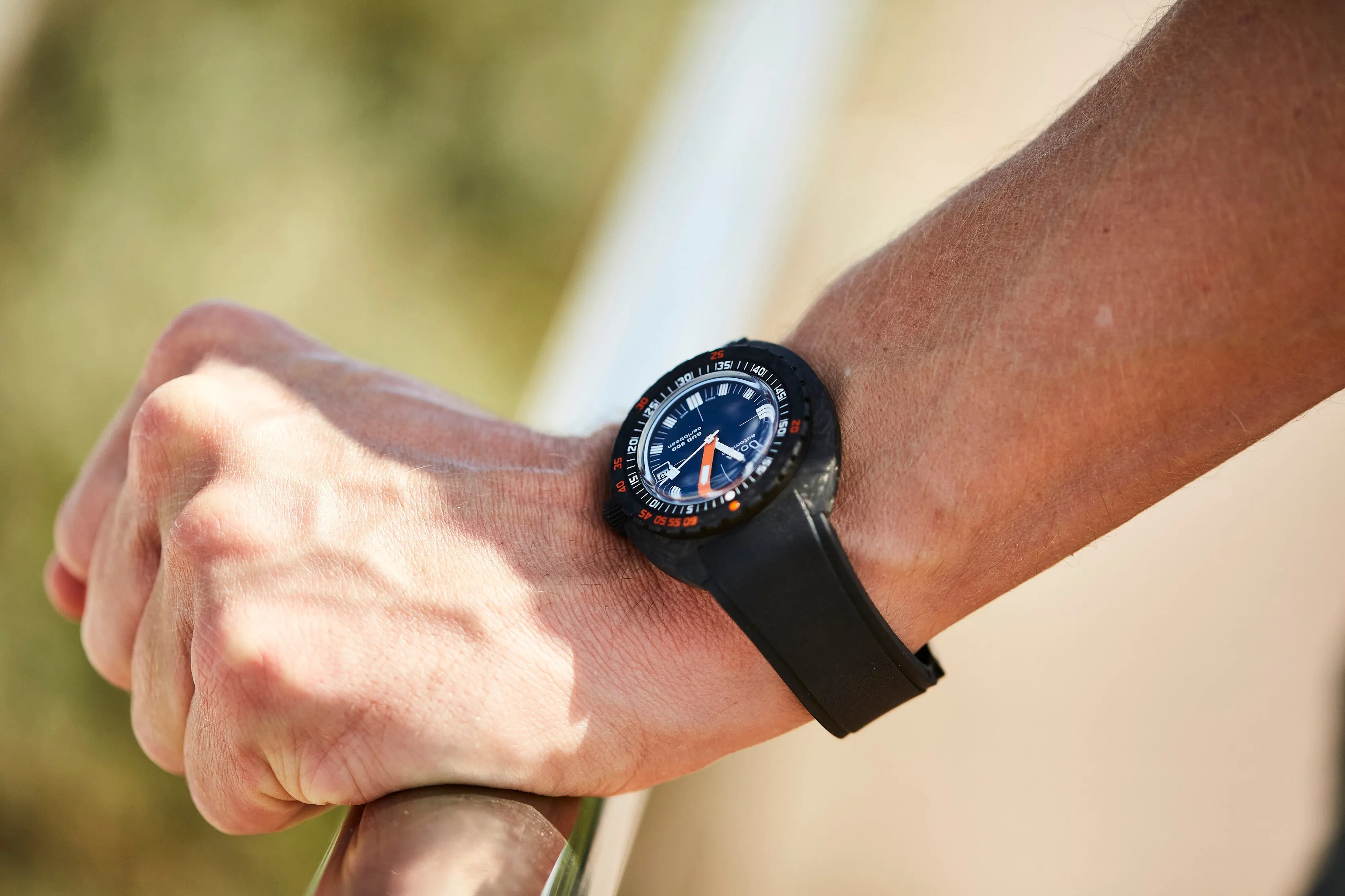 DOX Watch SUB 3 Carbon COSC Caribbean Rubber